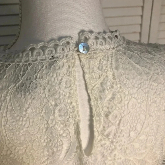 Cable & Gauge Solid White Lace Detailed Cap Sleeve Top Women's Size Large - Picture 7 of 12